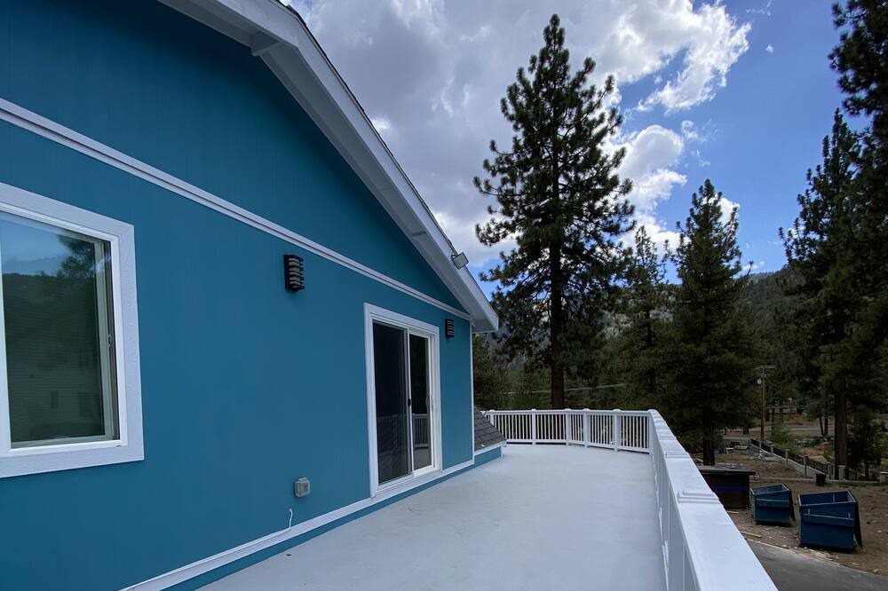 Photo of Patio Balcony in Wrightwood