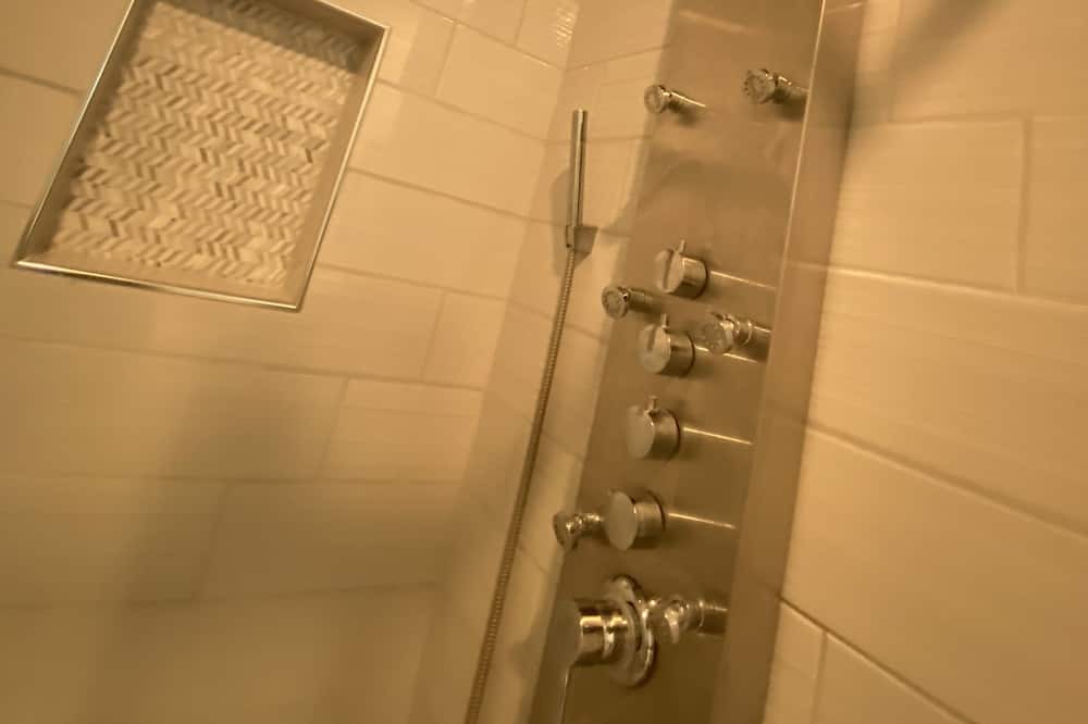 Photo of Bathroom in Wrightwood