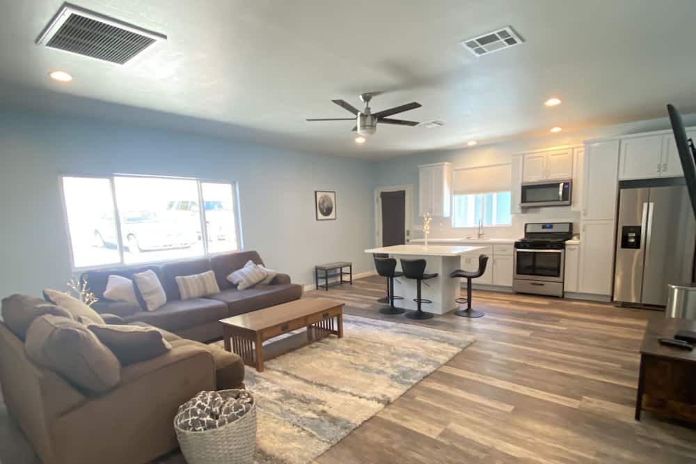 Photo of Livingroom in Wrightwood