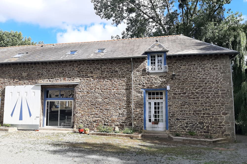 Photo of Outdoor in Saint-Thual