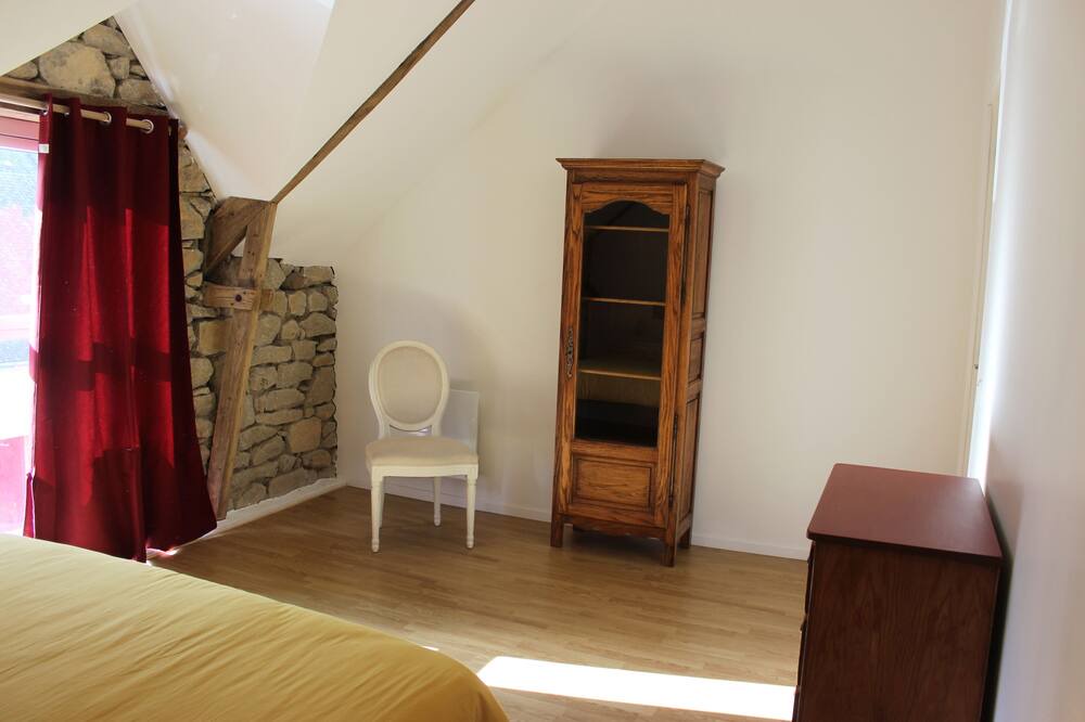 Photo of Bedroom in Locunole
