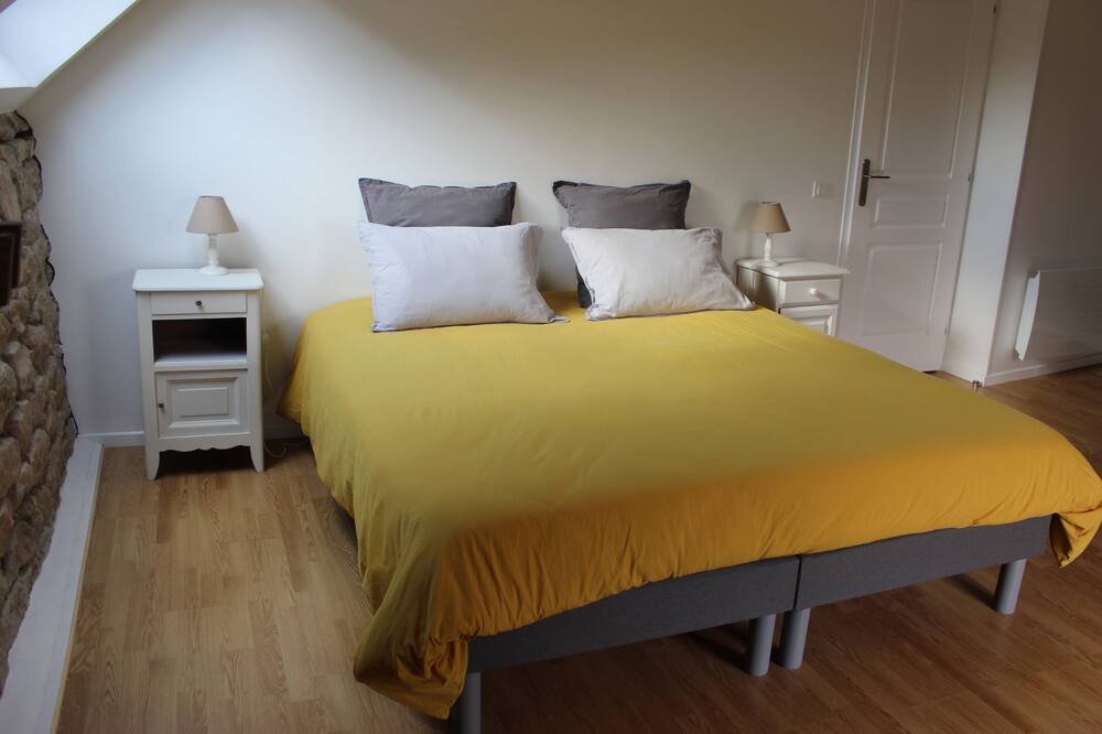 Photo of Bedroom in Locunole