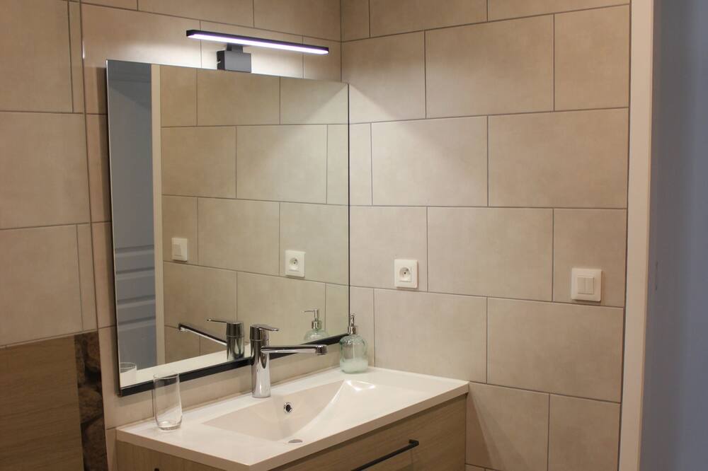 Photo of Bathroom in Locunole