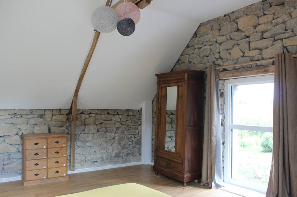 Photo of Bedroom in Locunole