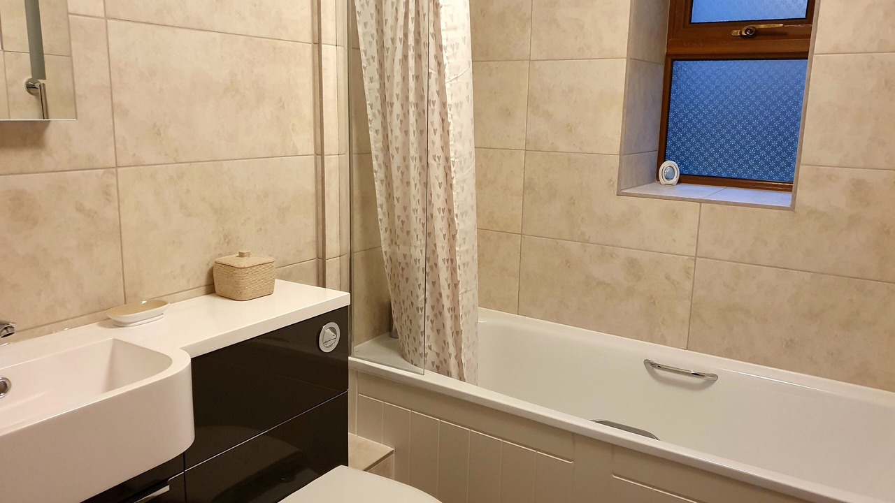 Photo of Bathroom in Llangybi