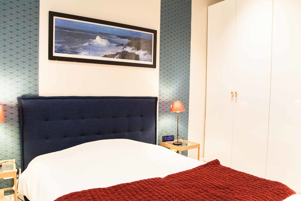 Photo of Bedroom in Prince–Marmottan