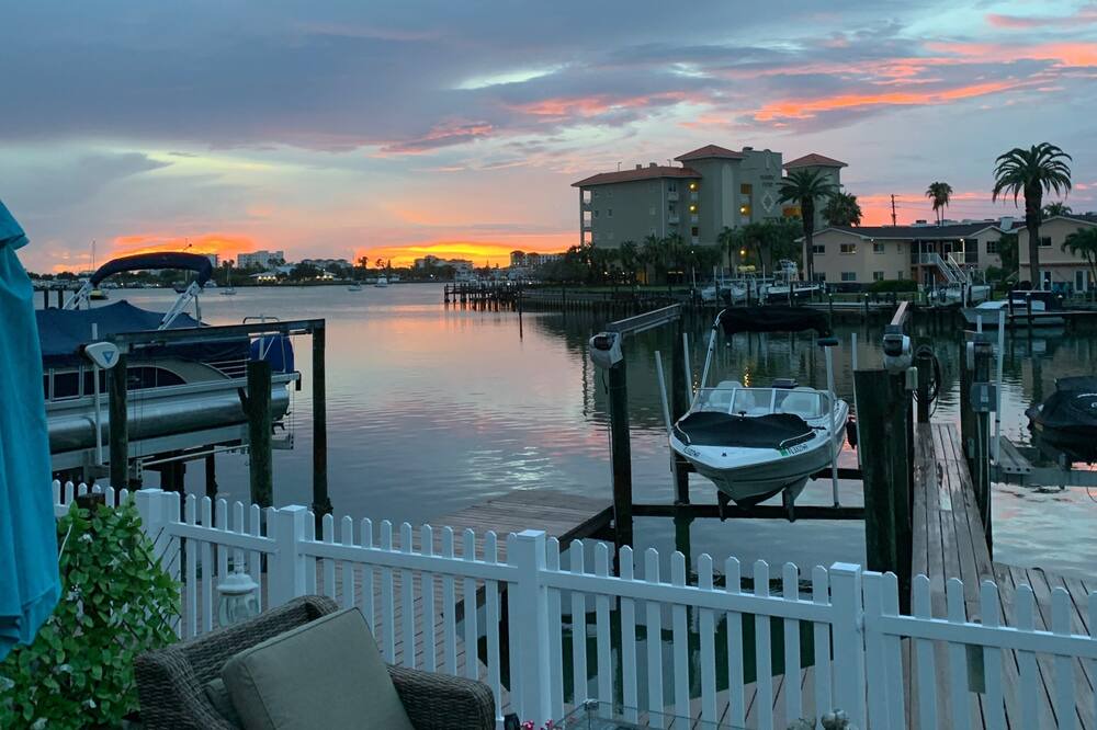 Photo of Patio Balcony in Island Estate