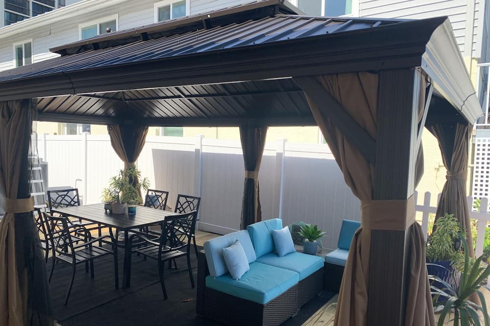 Photo of Patio Balcony in Island Estate