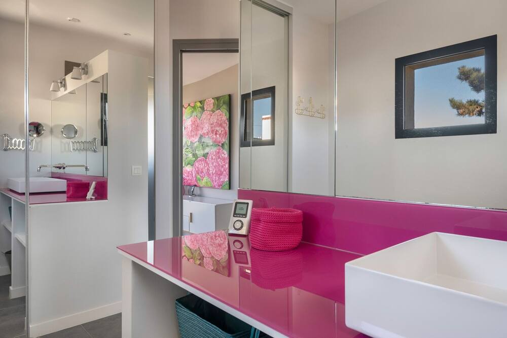 Photo of Bathroom in Le Pouliguen