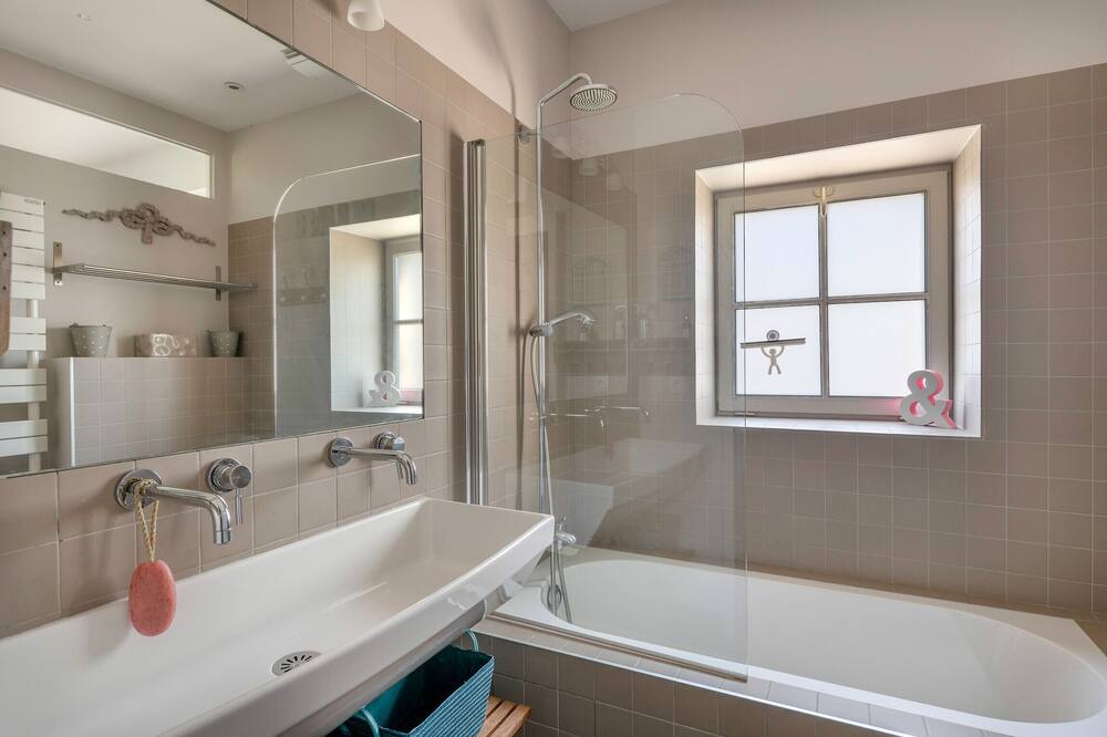 Photo of Bathroom in Le Pouliguen