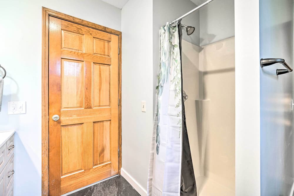 Photo of Bathroom in Howard