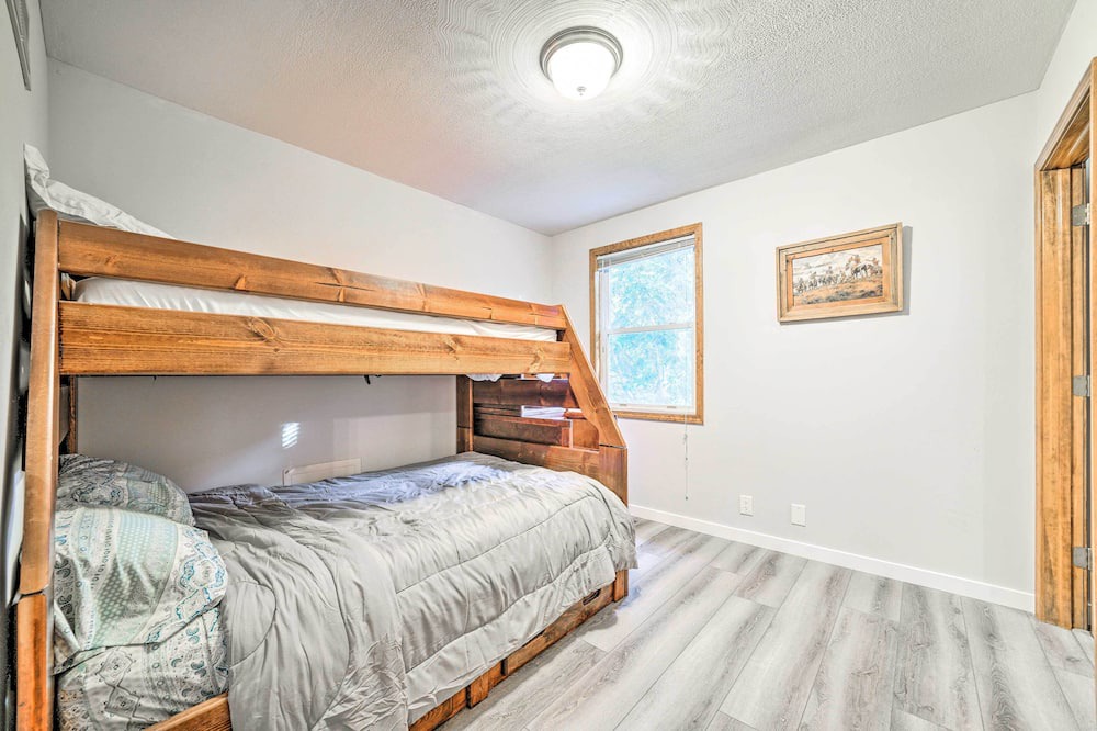 Photo of Others in Howard