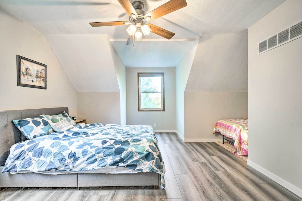 Photo of Others in Howard