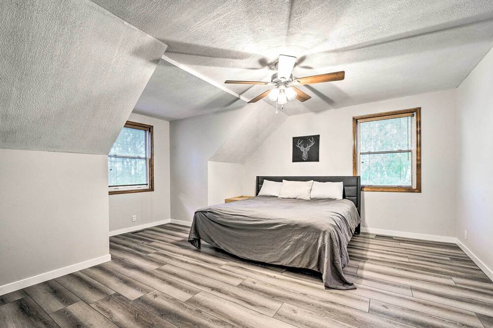 Photo of Others in Howard