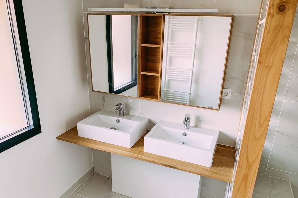 Photo of Bathroom in Charnay-les-Macon