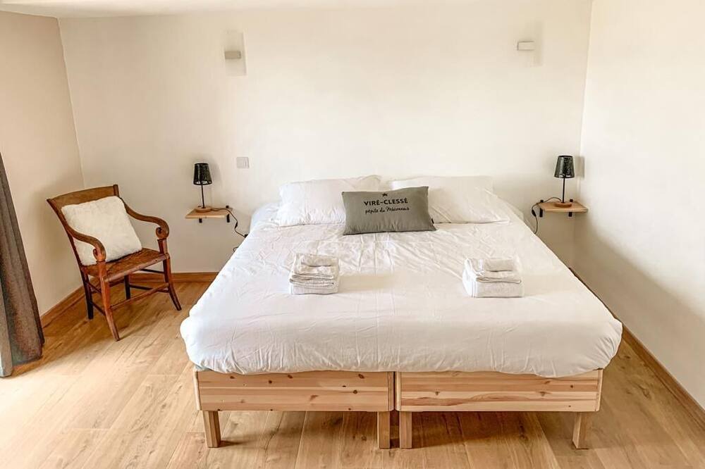 Photo of Bedroom in Charnay-les-Macon