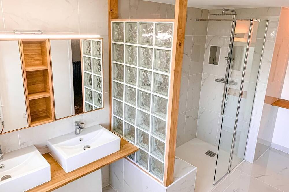 Photo of Bathroom in Charnay-les-Macon
