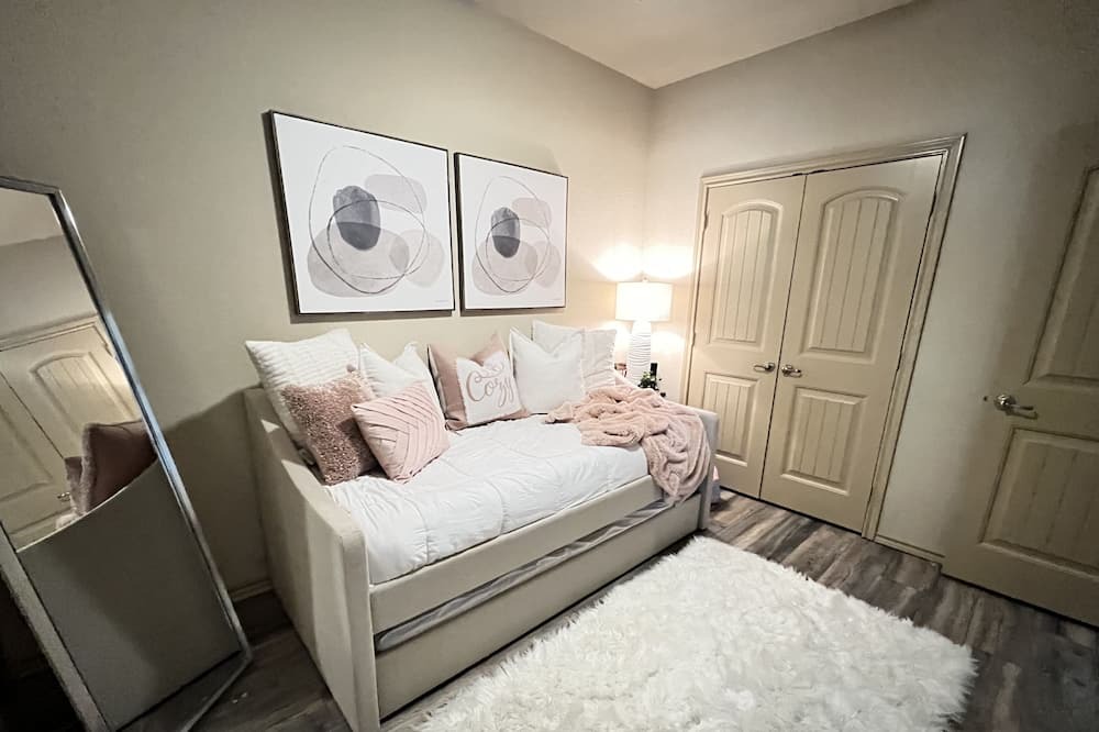 Photo of Bedroom in Justin