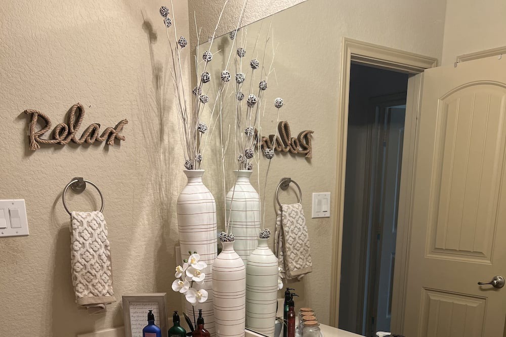 Photo of Bathroom in Justin