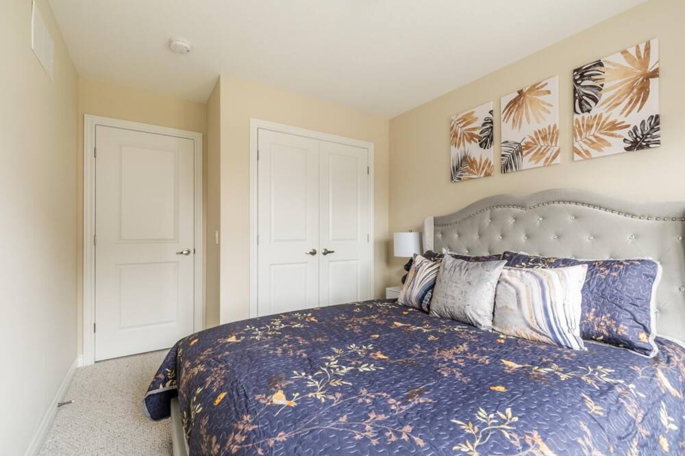 Photo of Bedroom in Stoney Creek