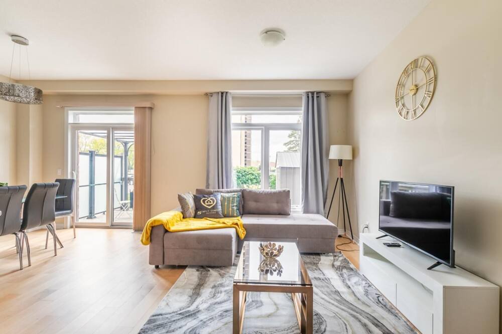 Photo of Livingroom in Stoney Creek