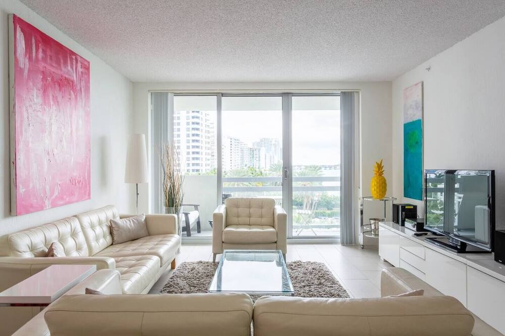 Photo of Livingroom in West Avenue