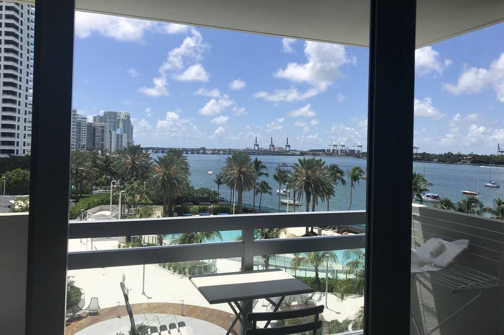 Photo of Patio Balcony in West Avenue