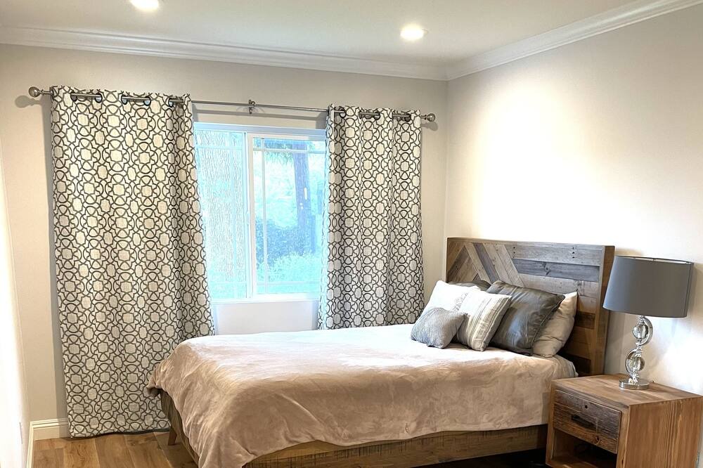 Photo of Bedroom in North Arroyo