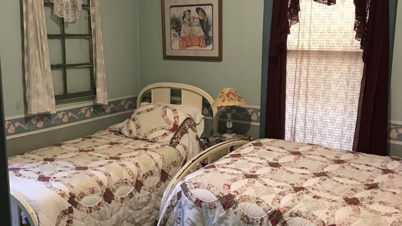 Photo of Bedroom in Red Boiling Springs