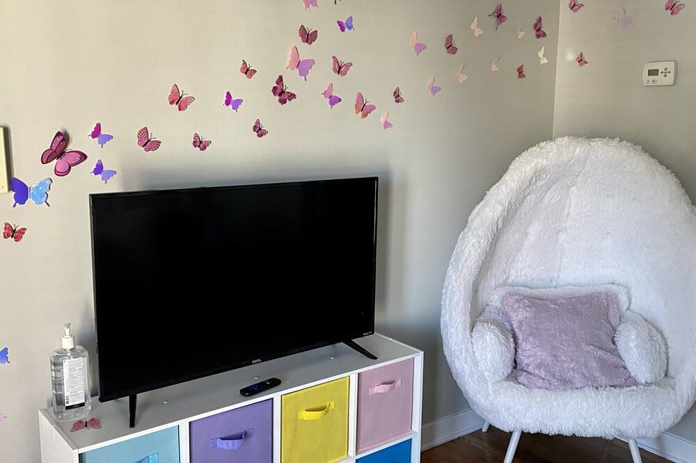 Photo of Bedroom in Country Club Plaza Area