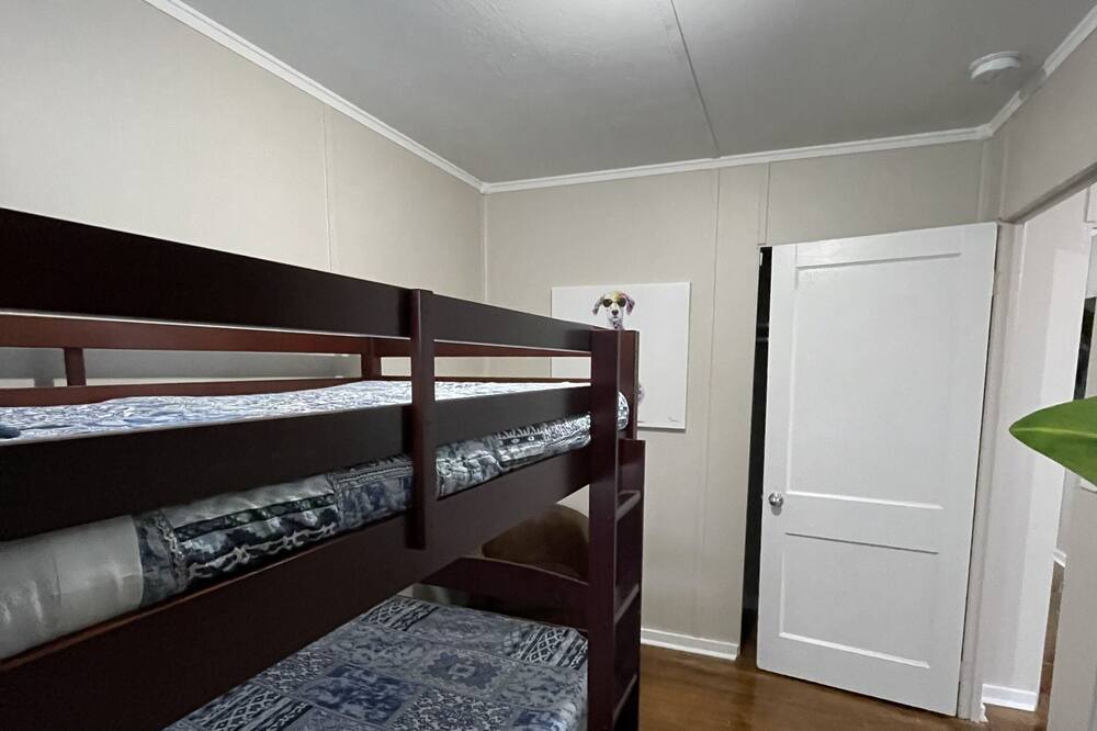 Photo of Bedroom in Oak Ridge