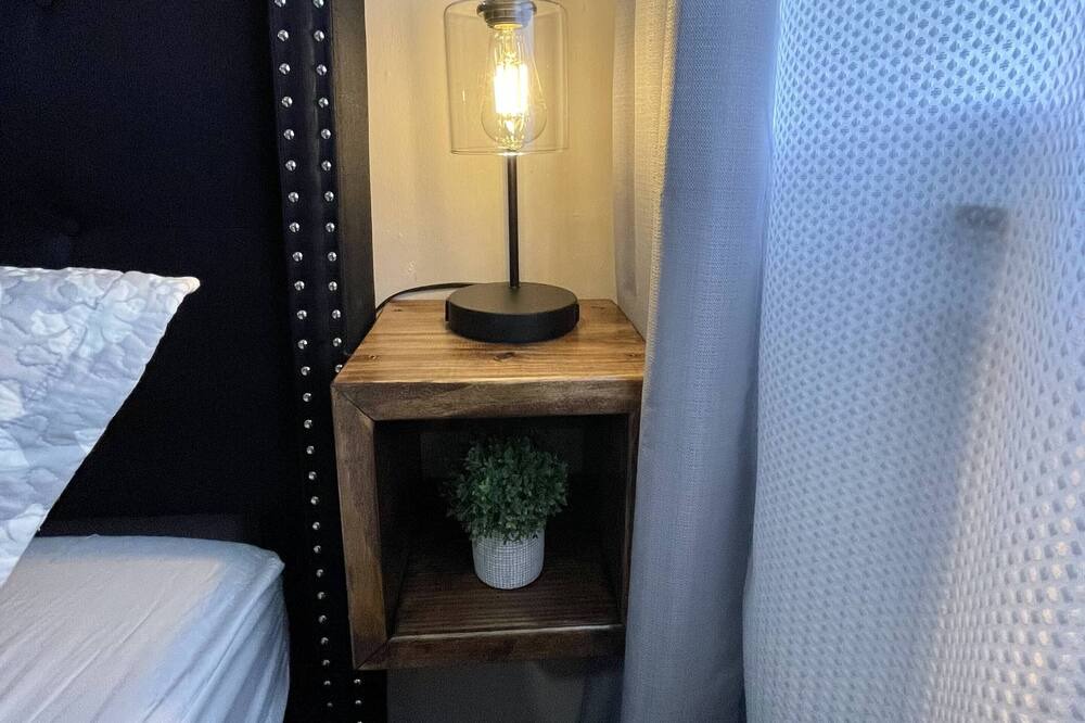 Photo of Bedroom in Oak Ridge