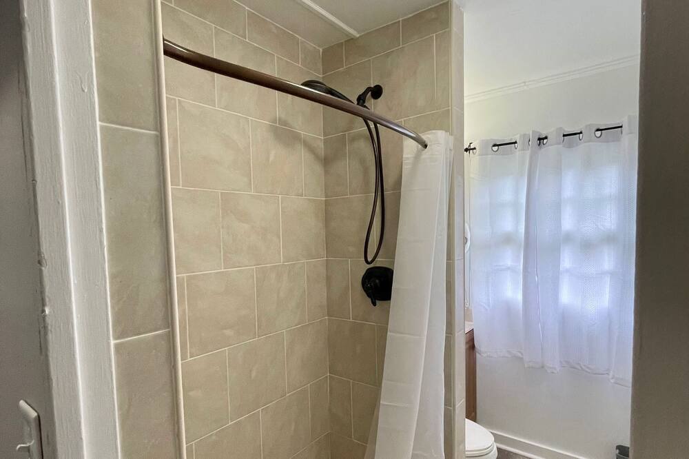Photo of Bathroom in Oak Ridge