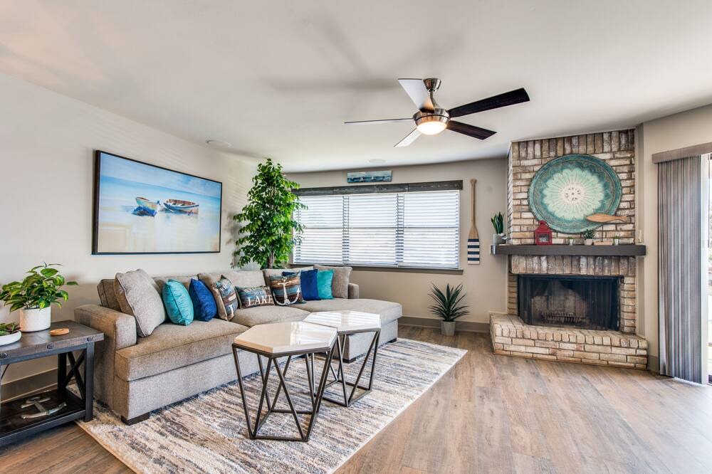 Photo of Livingroom in Heath