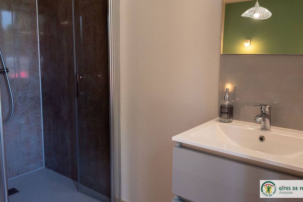Photo of Bathroom in Durenque