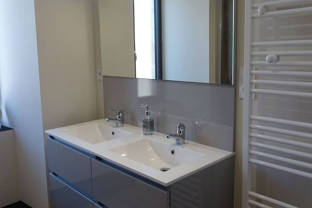 Photo of Bathroom in Durenque
