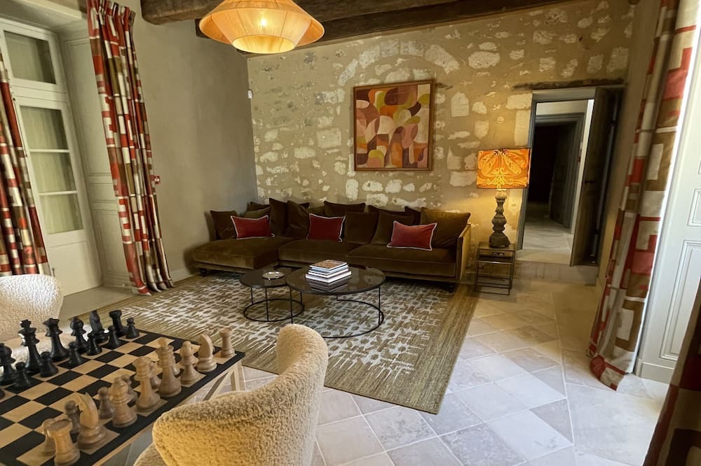 Photo of Livingroom in Vieux-Mareuil