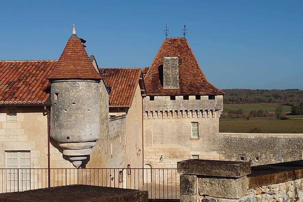 Photo of Outdoor in Vieux-Mareuil