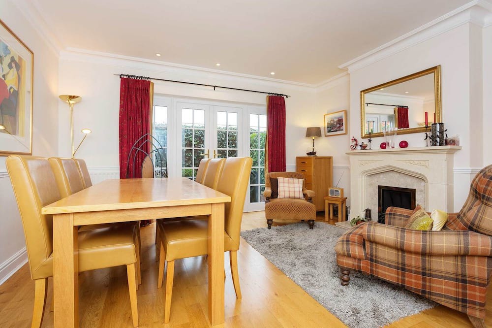 Photo of Livingroom in Village