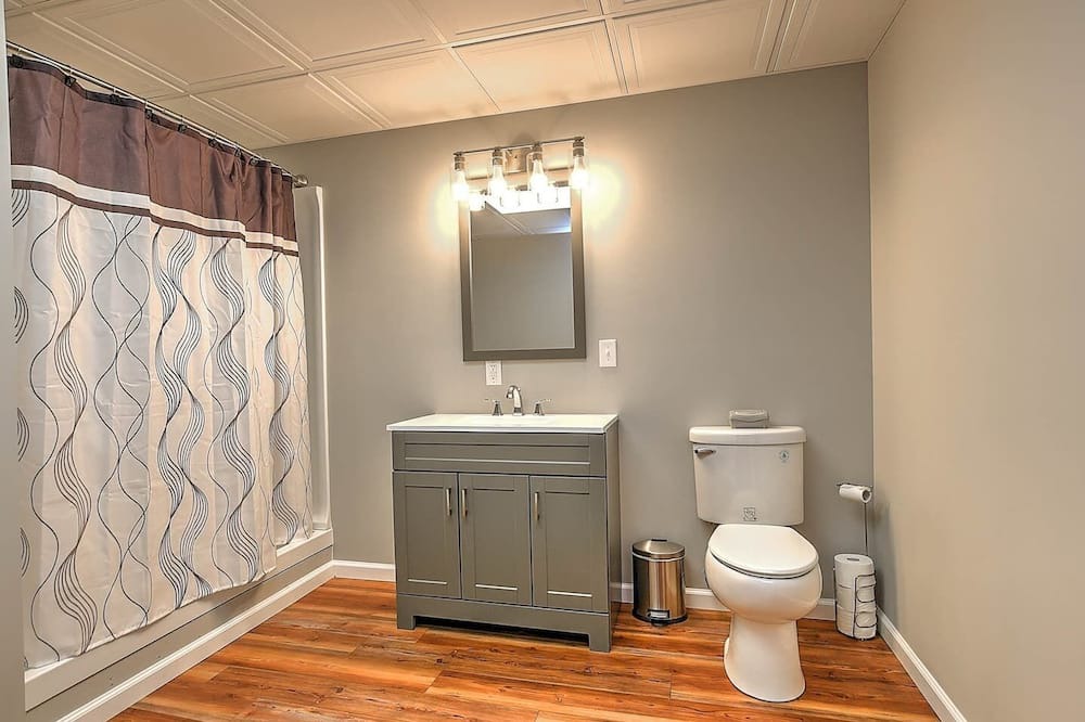 Photo of Bathroom in Tusculum