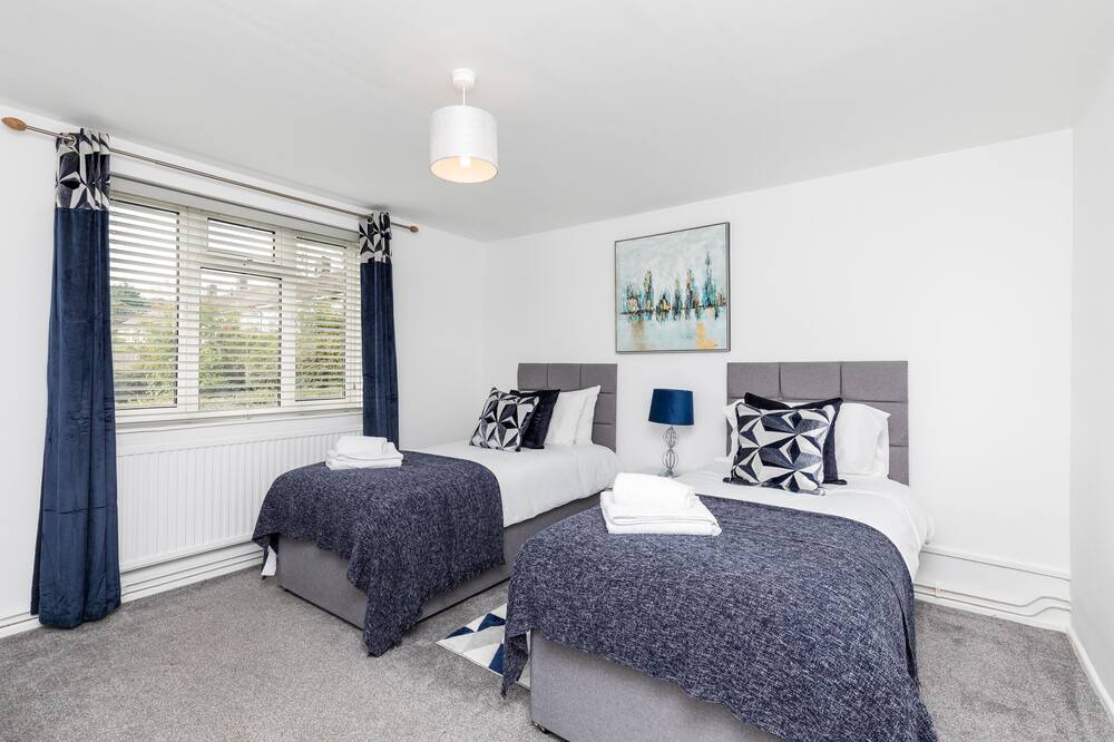 Photo of Others in Ifield