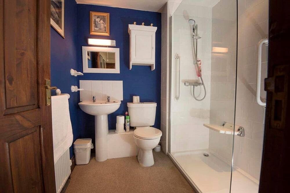 Photo of Bathroom in Trethurgy