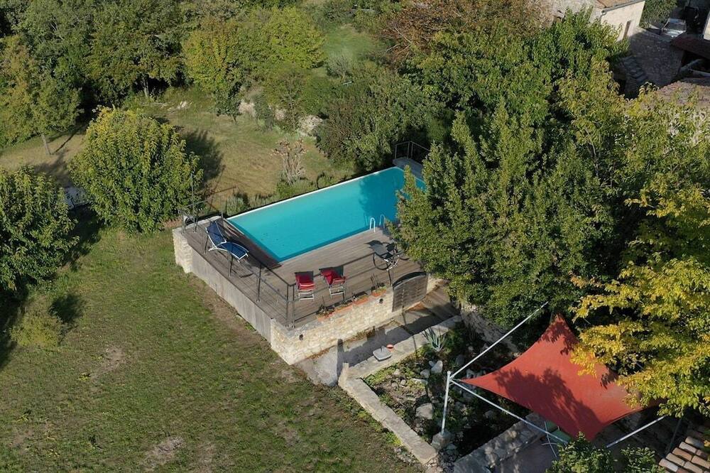 Photo of Outdoor in Saint-Jean-de-Maruejols-et-Avejan