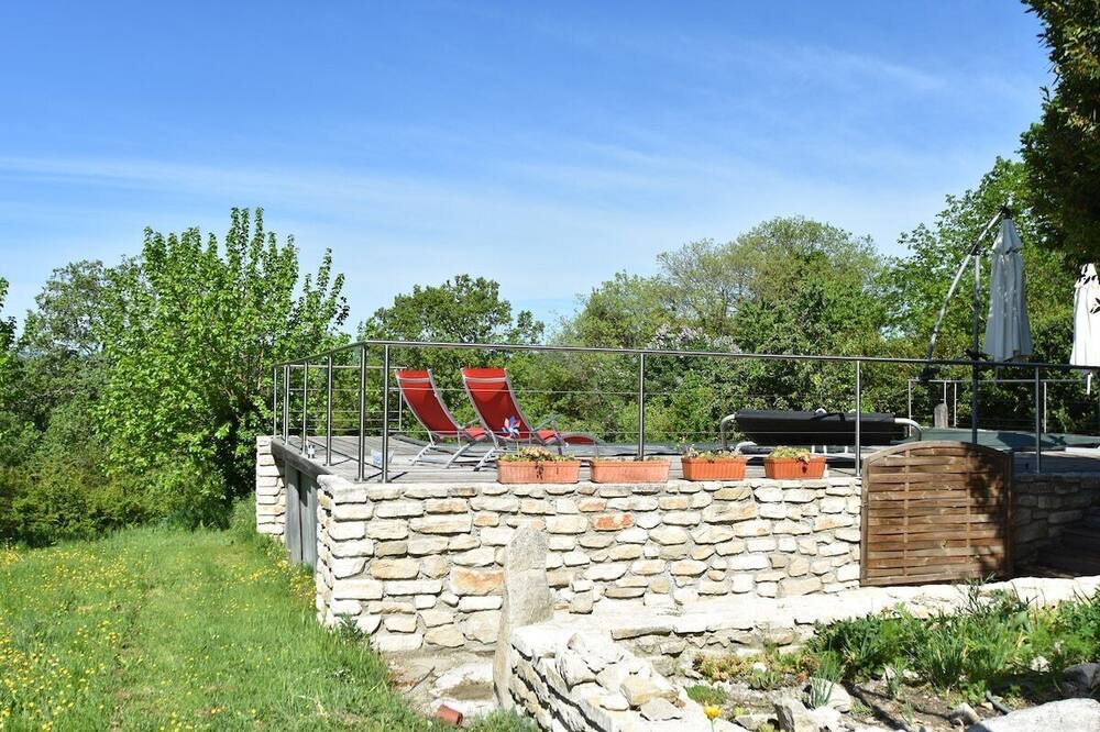 Photo of Outdoor in Saint-Jean-de-Maruejols-et-Avejan