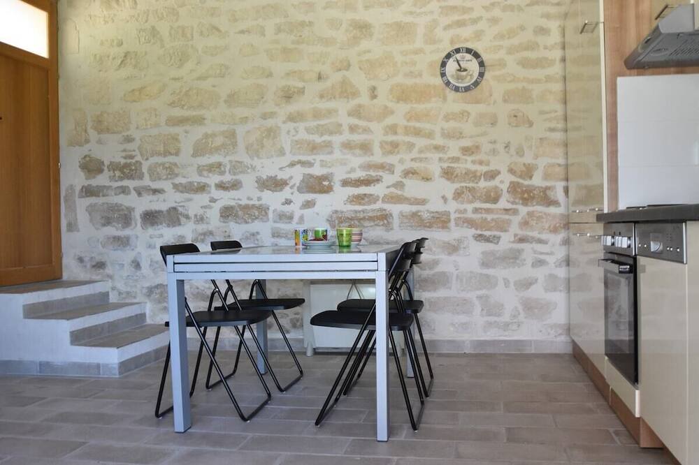 Photo of Livingroom in Saint-Jean-de-Maruejols-et-Avejan