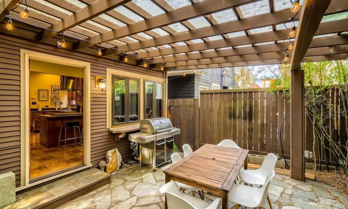 Photo of Outdoor in Broadway