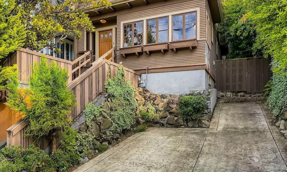 Photo of Outdoor in Broadway