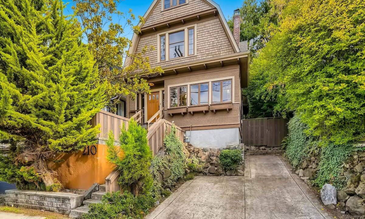 Photo of Outdoor in Broadway