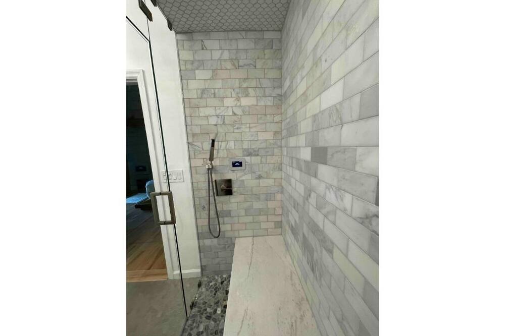 Photo of Bathroom in Tamarac