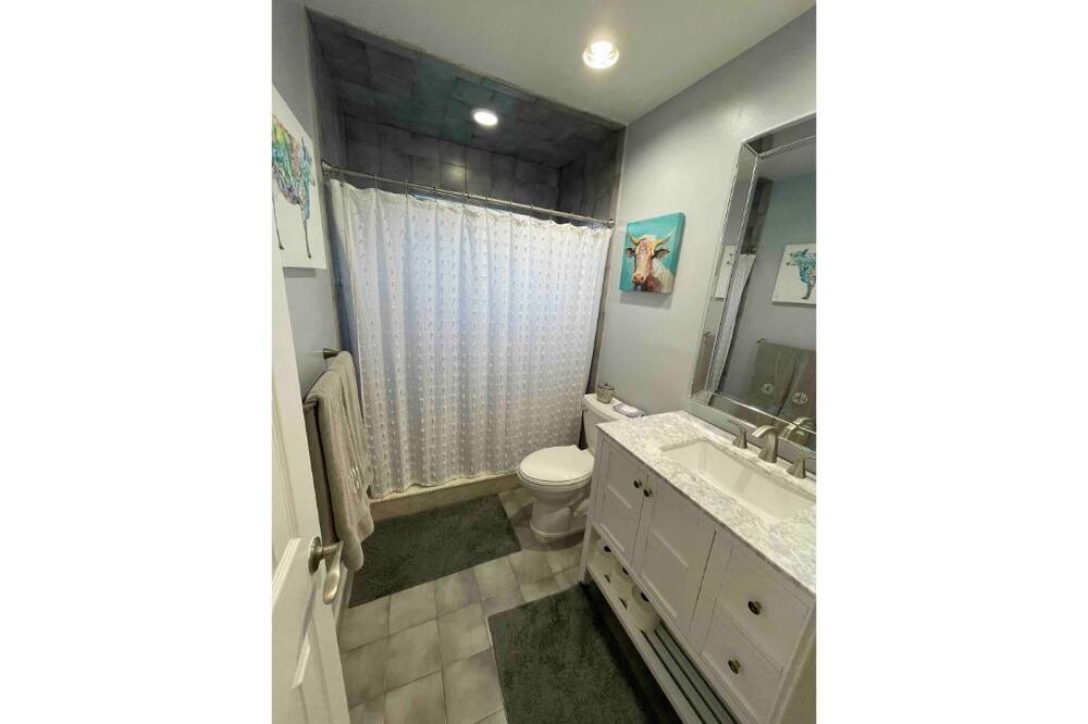 Photo of Bathroom in Tamarac